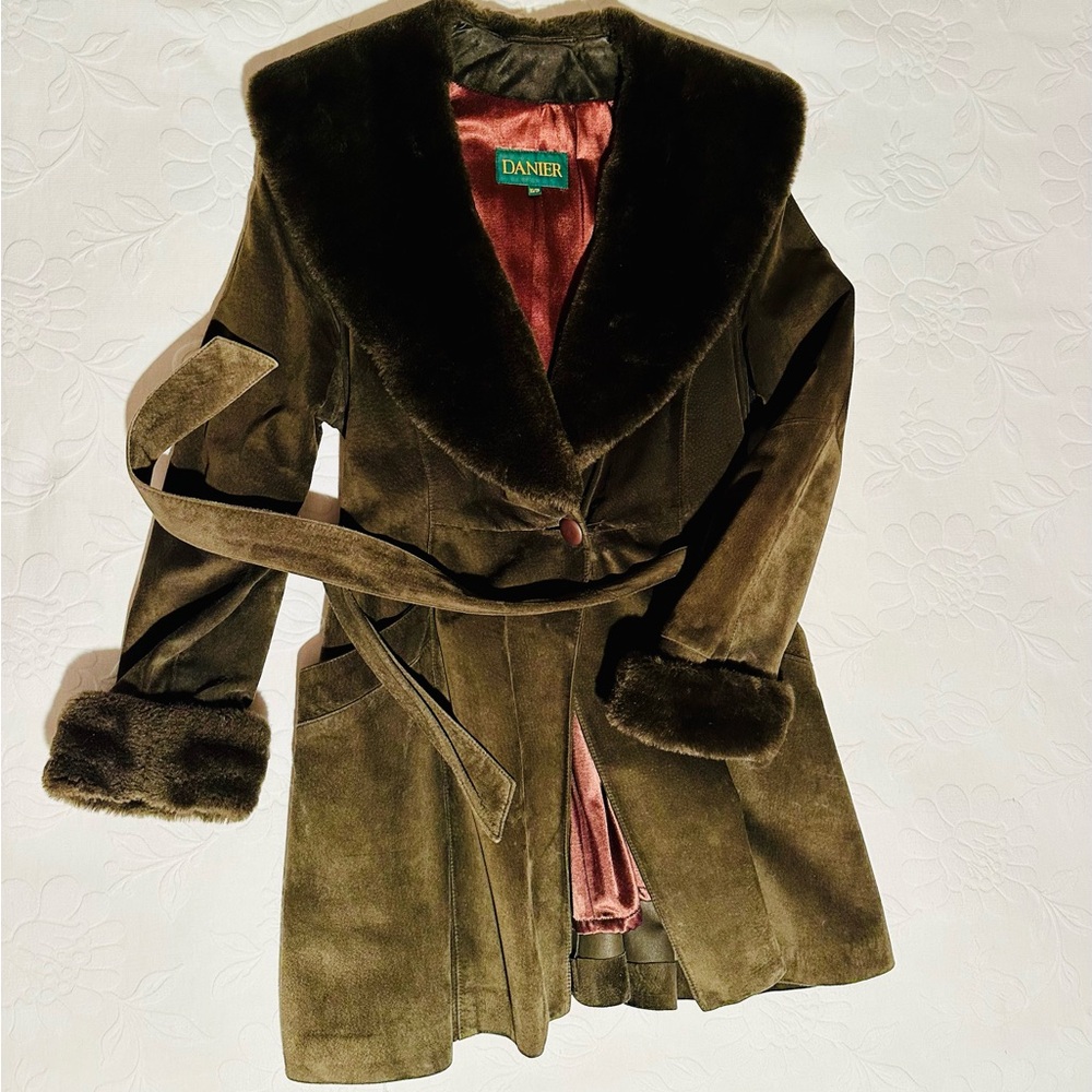 Danier Women's Olive Green Suede Jacket with Fur Trim